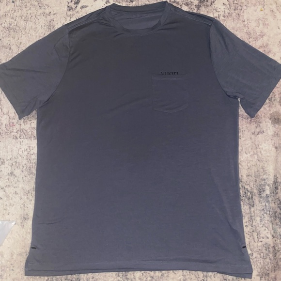 Vuori Gray Short Sleeve Tee Casual Comfort - Picture 4 of 4